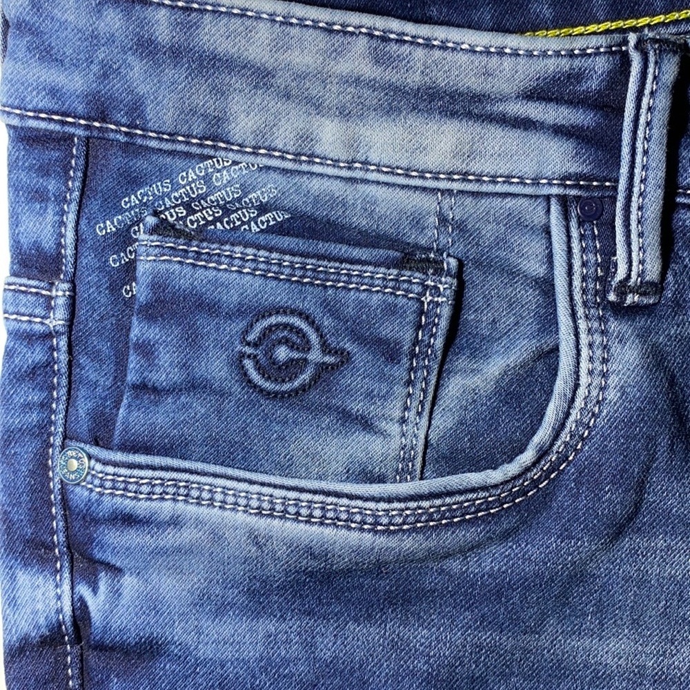 Cactus Jeans - Picture 6 of 8